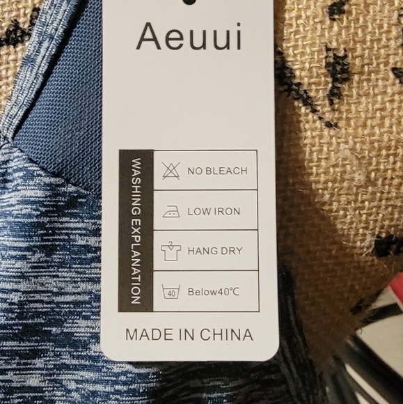 Aeuui Blue Workout Performance Tank Top. NWT. Size L. - Picture 5 of 7